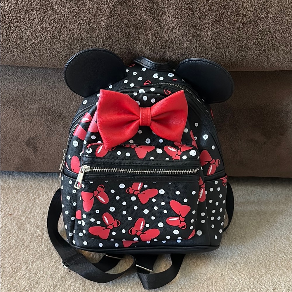 NEW LISTING ✨ Minnie Mouse Mini Backpack